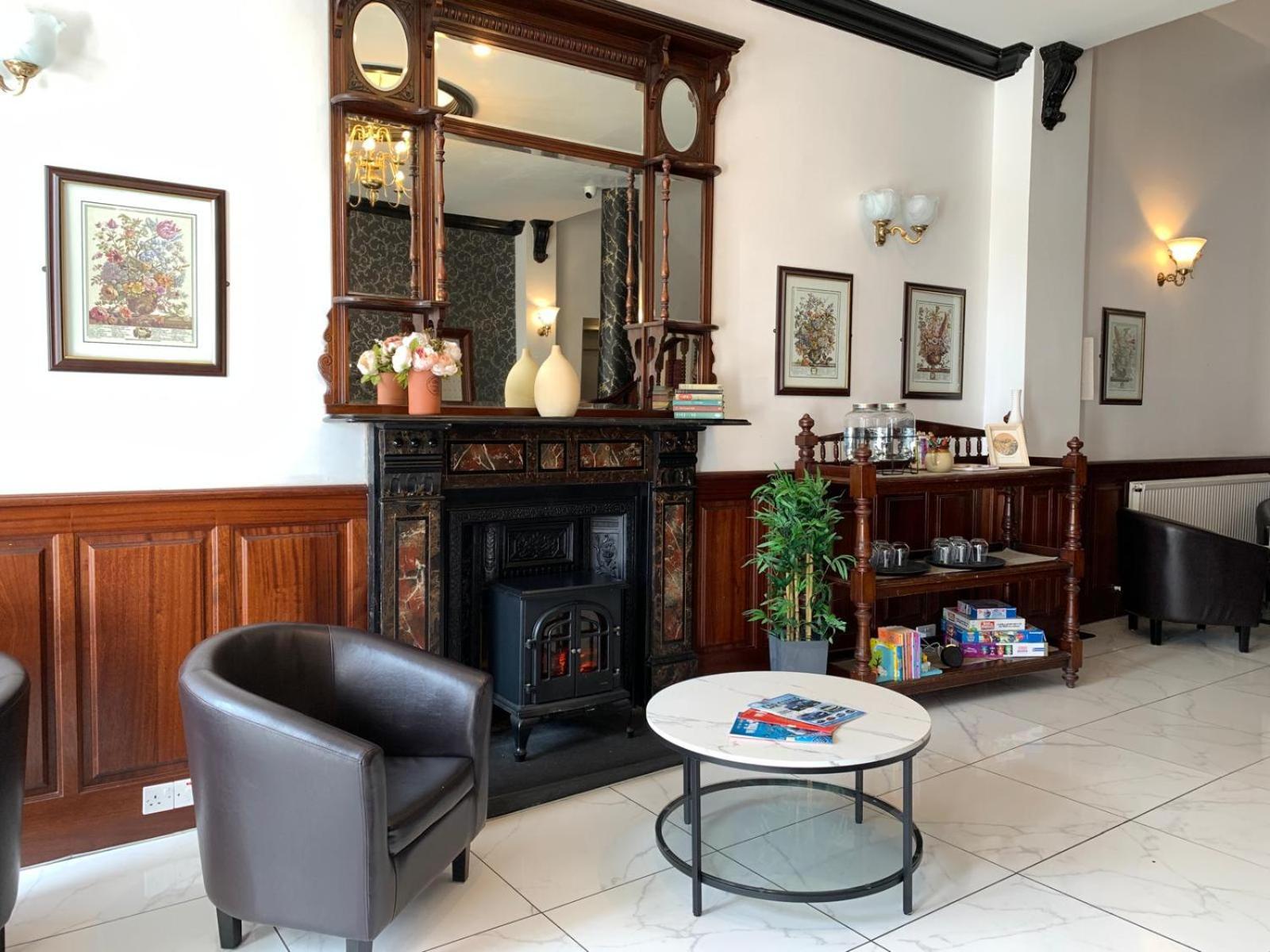 The Donard Bed & Breakfast Нюкасъл Екстериор снимка